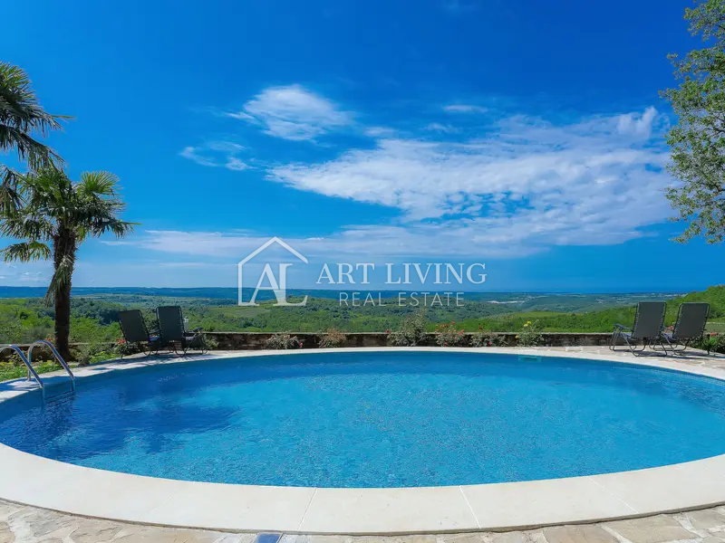 Buje-dintorni, bellissima villa in stile istriano con vista aperta e piscina