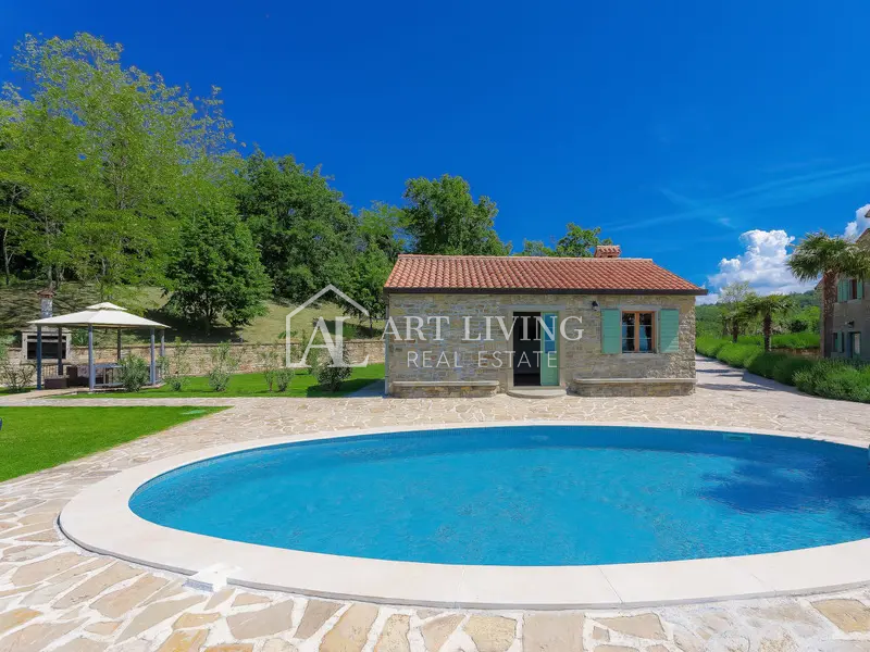 Buje-dintorni, bellissima villa in stile istriano con vista aperta e piscina