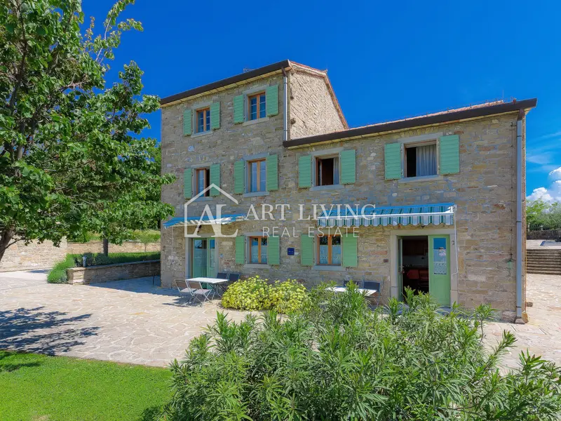 Buje-dintorni, bellissima villa in stile istriano con vista aperta e piscina