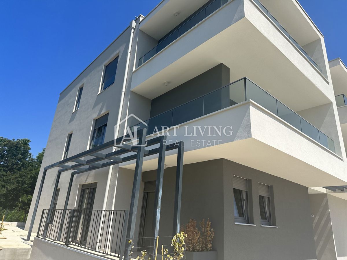 Zona di Umago, Appartamento di 80 m2 in posizione attraente a 150 m dal mare