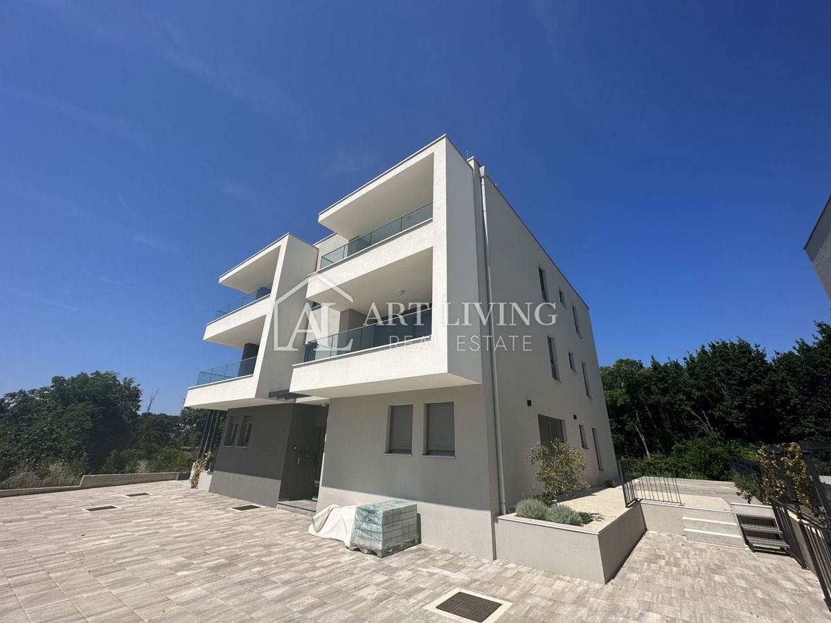 Zona di Umago, Appartamento di 80 m2 in posizione attraente a 150 m dal mare