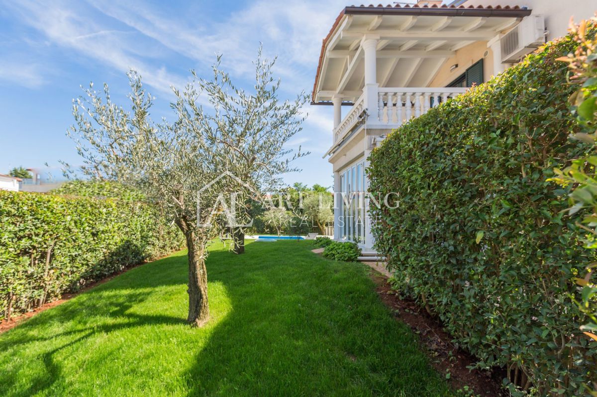 Istria, Umago - bellissima casa a schiera con piscina privata, posizione TOP