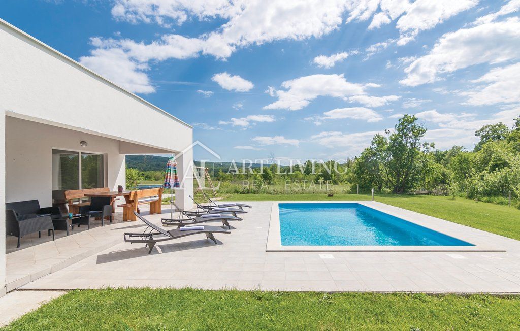 Istria, Labin, dintorni - una bella casa con piscina in una posizione tranquilla immersa nella natura