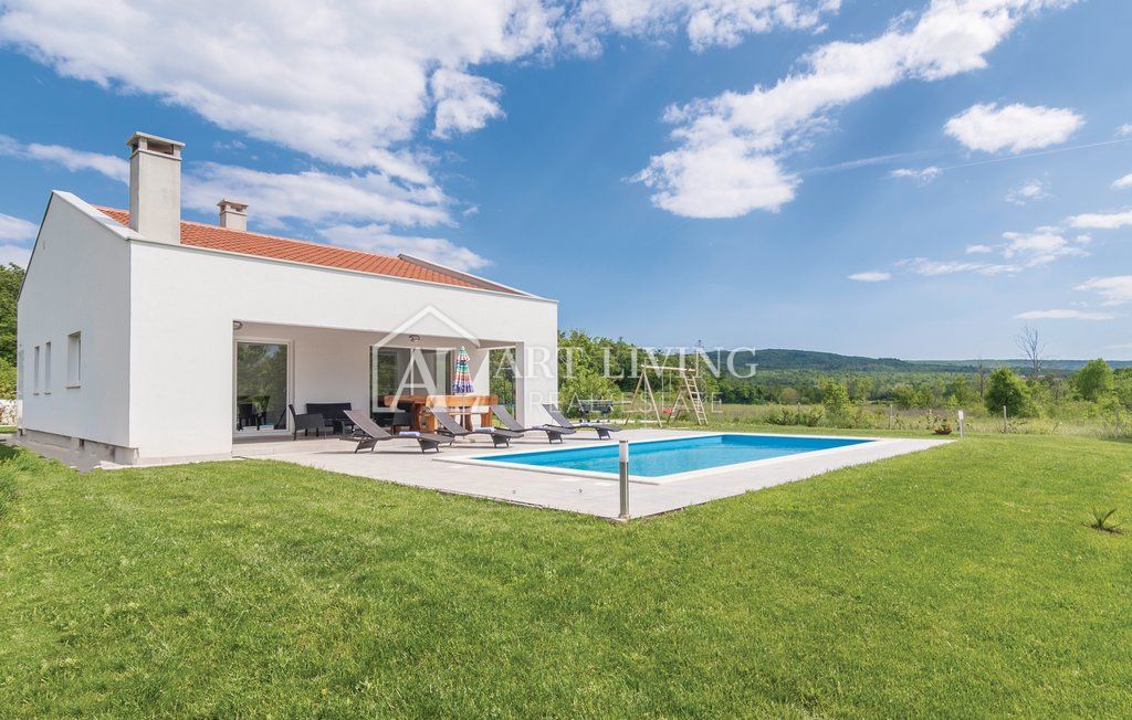 Istria, Labin, dintorni - una bella casa con piscina in una posizione tranquilla immersa nella natura