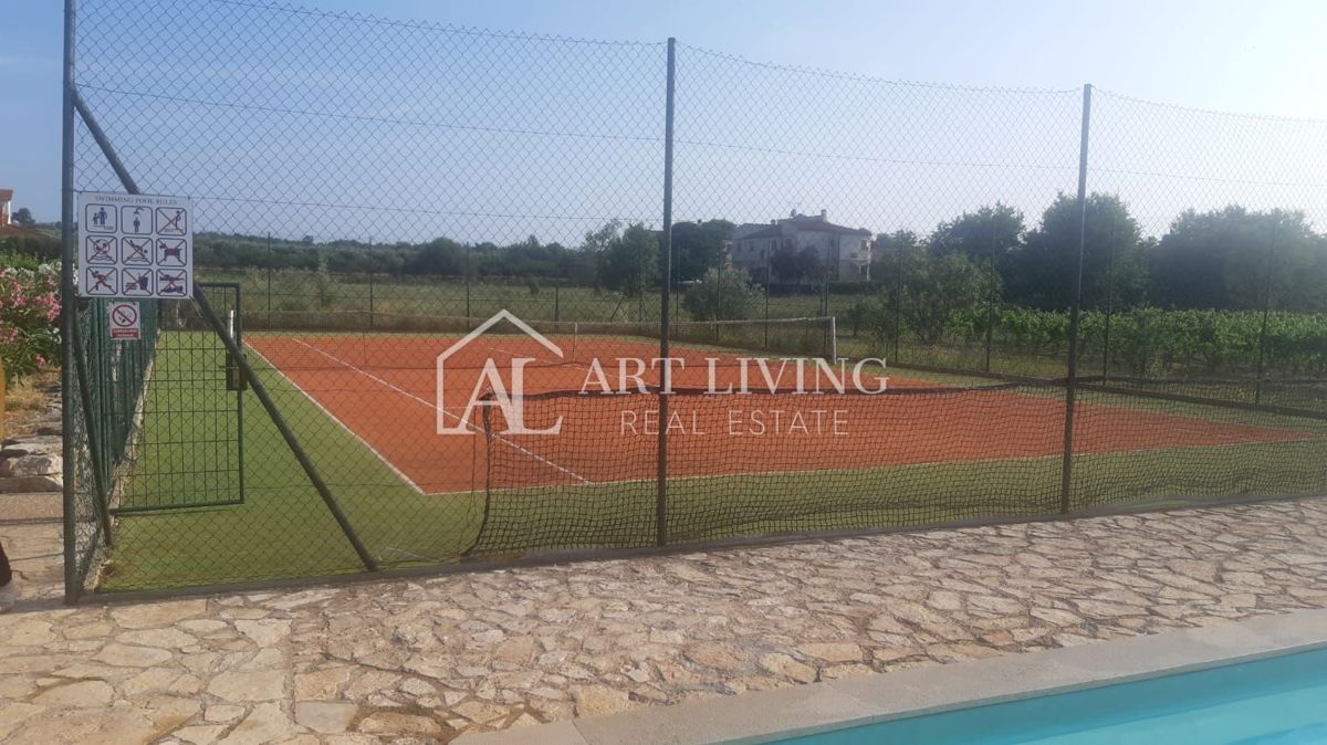 Istria, Parenzo, dintorni - appartamento con due camere da letto al piano terra con uso della piscina e del campo da tennis