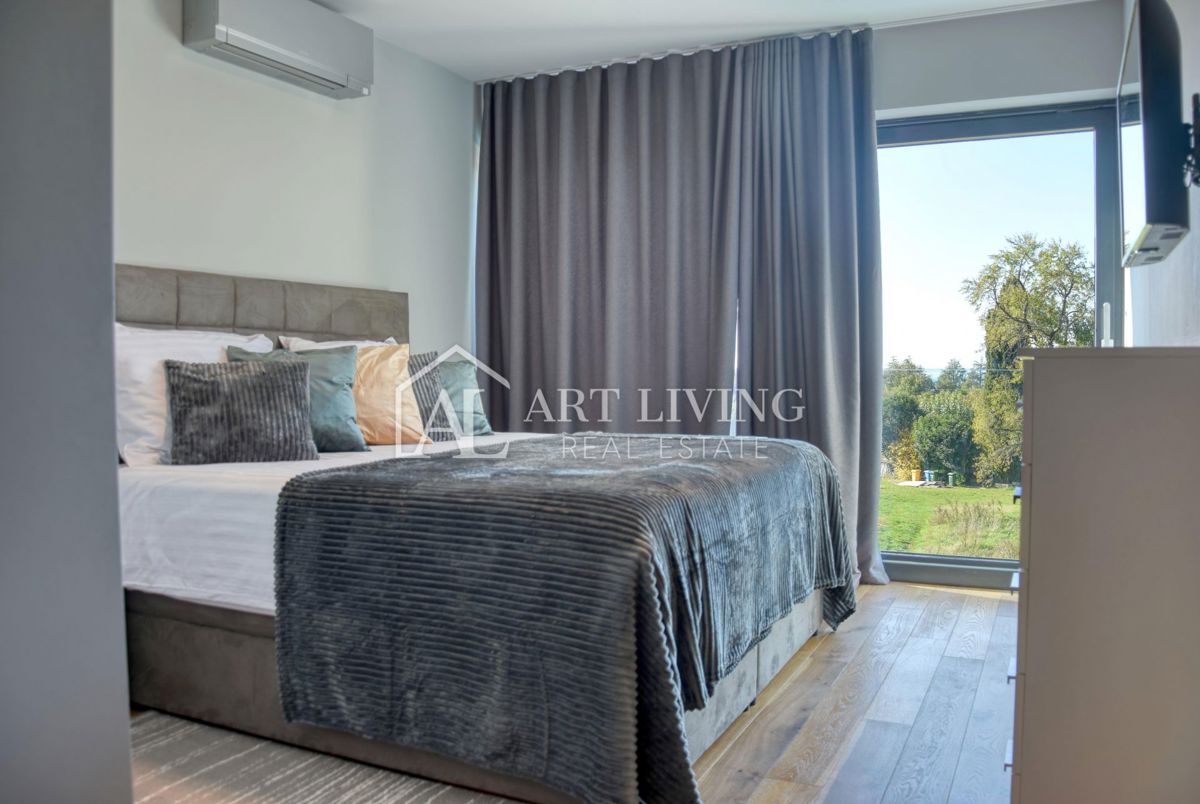 Parenzo, moderna villa di lusso con piscina a 500 m dal mare