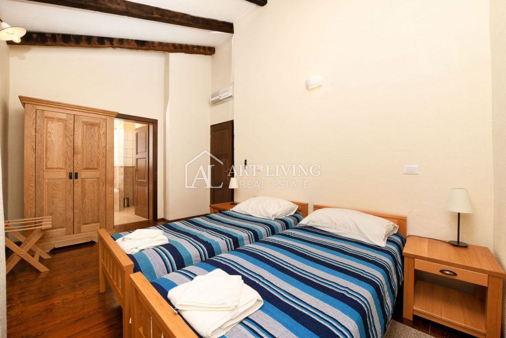 Poreč-dintorni, Villa di lusso in pietra in stile istriano con piscina