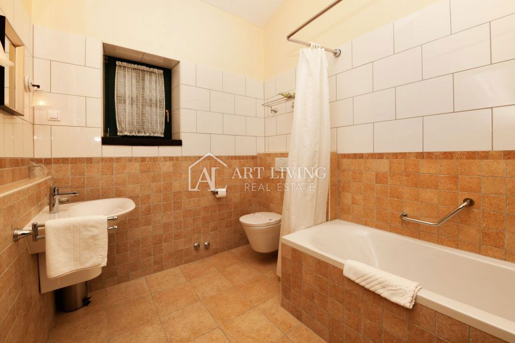 Poreč-dintorni, Villa di lusso in pietra in stile istriano con piscina