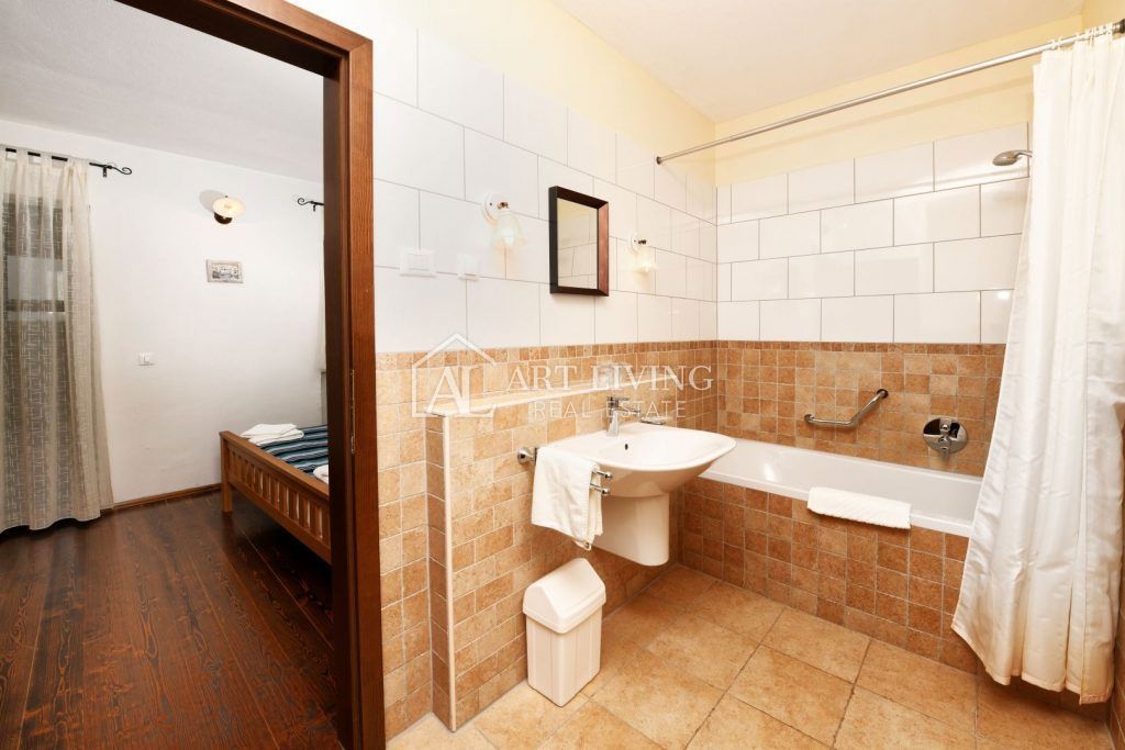 Poreč-dintorni, Villa di lusso in pietra in stile istriano con piscina