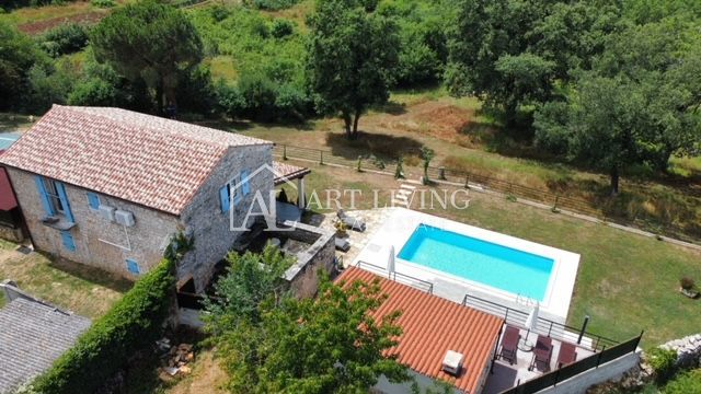 Poreč-dintorni, tenuta istriana autoctona a 10 km dal mare