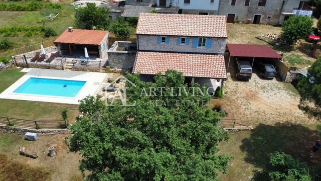 Poreč-dintorni, tenuta istriana autoctona a 10 km dal mare