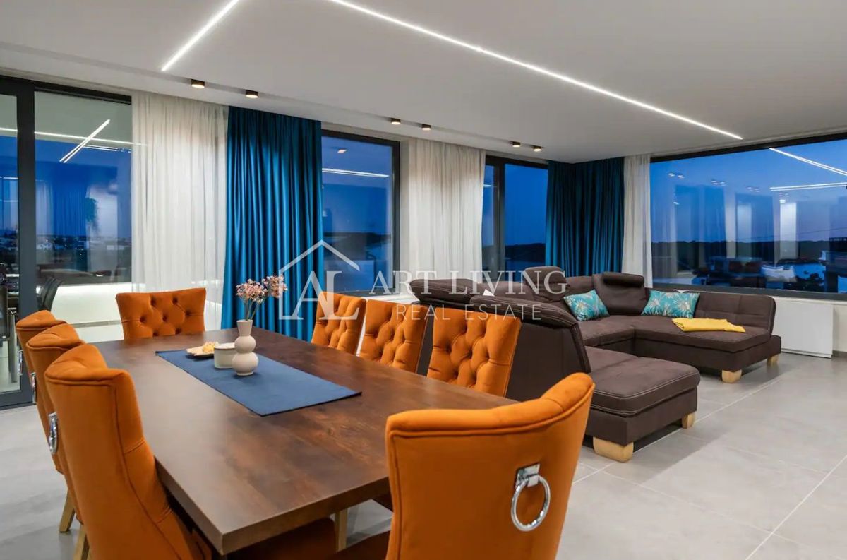 Istria, Medolino, dintorni - lussuosa villa moderna a soli 100 m dal mare