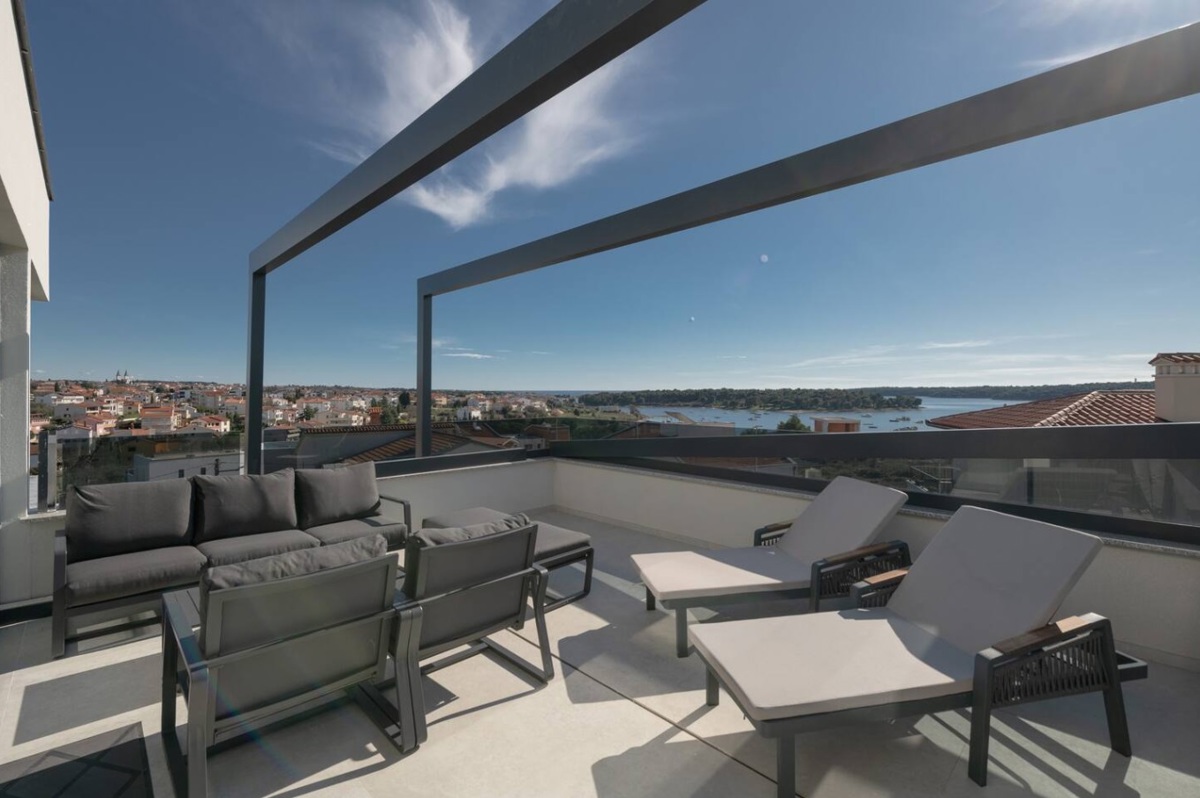 Istria, Medolino, dintorni - lussuosa villa moderna a soli 100 m dal mare
