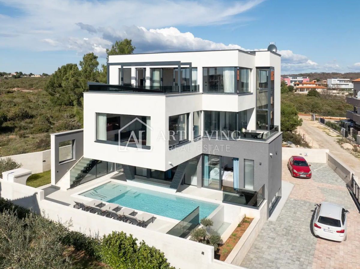 Istria, Medolino, dintorni - lussuosa villa moderna a soli 100 m dal mare