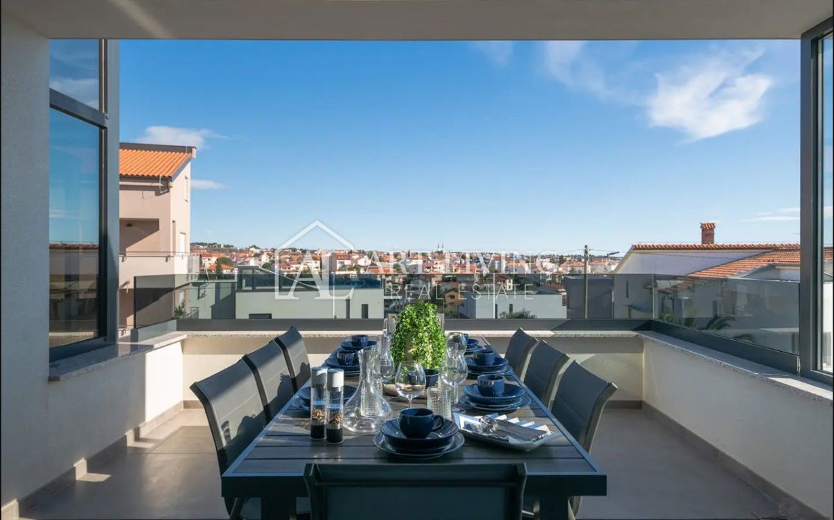 Istria, Medolino, dintorni - lussuosa villa moderna a soli 100 m dal mare