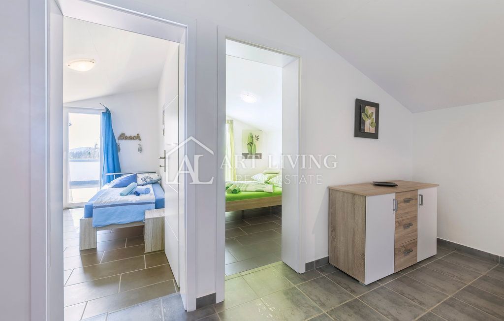 Istria, Labin, dintorni - casa indipendente con 3 appartamenti in posizione tranquilla, a 2 km dal mare
