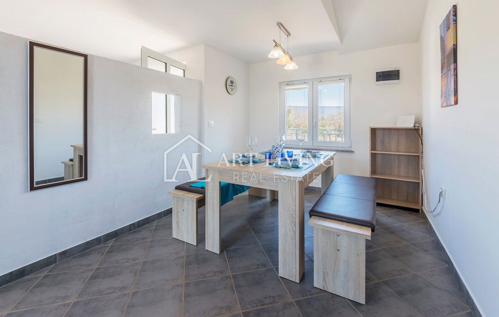 Istria, Labin, dintorni - casa indipendente con 3 appartamenti in posizione tranquilla, a 2 km dal mare
