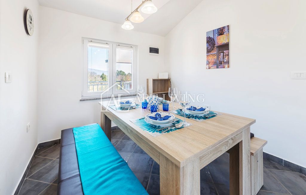 Istria, Labin, dintorni - casa indipendente con 3 appartamenti in posizione tranquilla, a 2 km dal mare