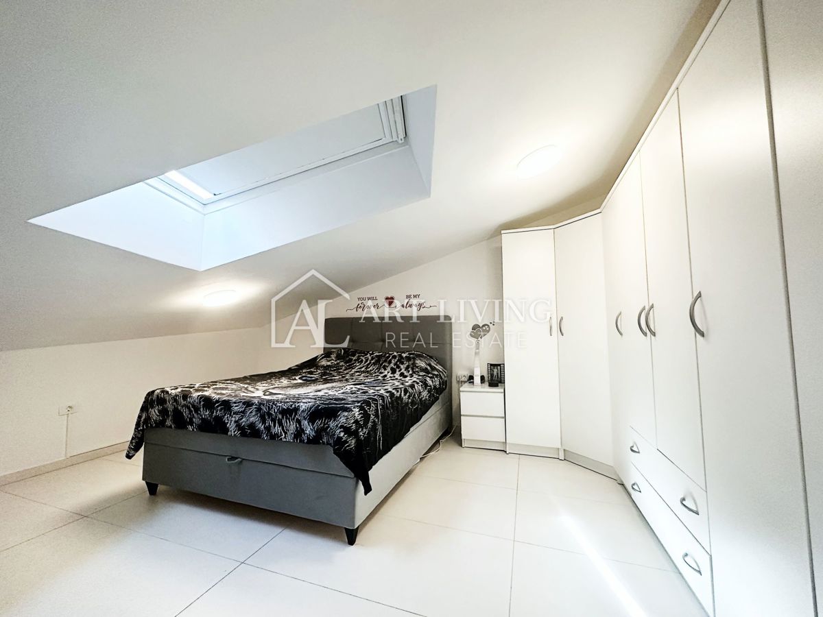 Umago, dintorni – Appartamento di lusso con galleria, 72 m², vista mare, a 300 m dalla spiaggia