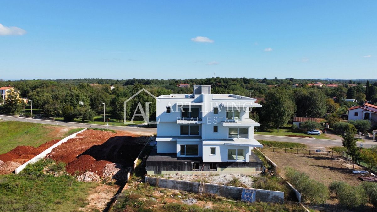 Umago, dintorni – attico con 2 camere da letto, piscina in comune, vista mare