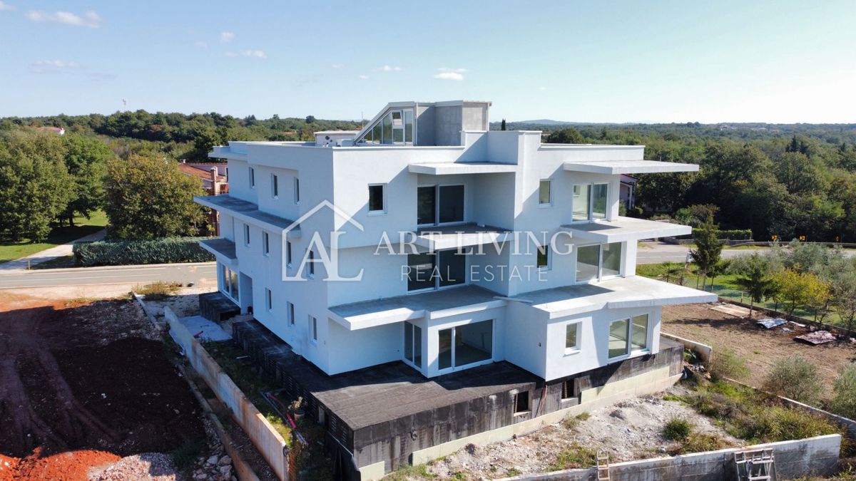 Umago, dintorni – attico con 2 camere da letto, piscina in comune, vista mare