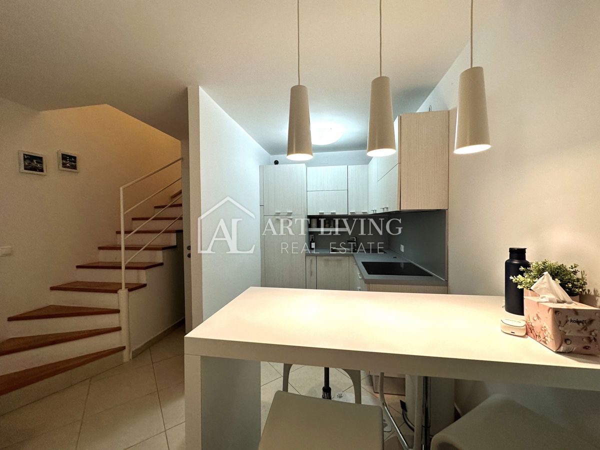 Cittanova, dintorni - grazioso appartamento con una camera da letto, 60 m2, a soli 100 m dal mare