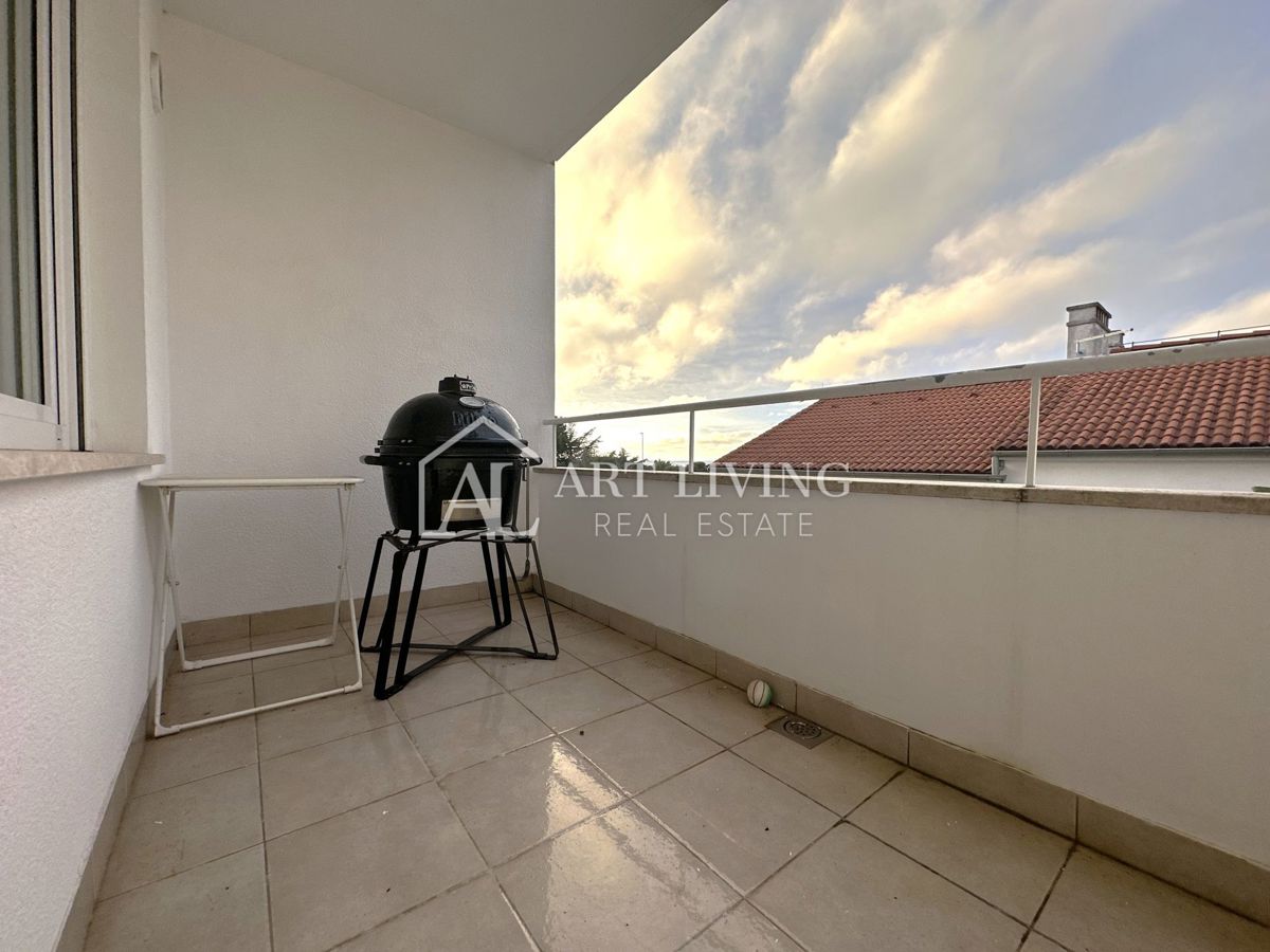 Cittanova, dintorni - grazioso appartamento con una camera da letto, 60 m2, a soli 100 m dal mare