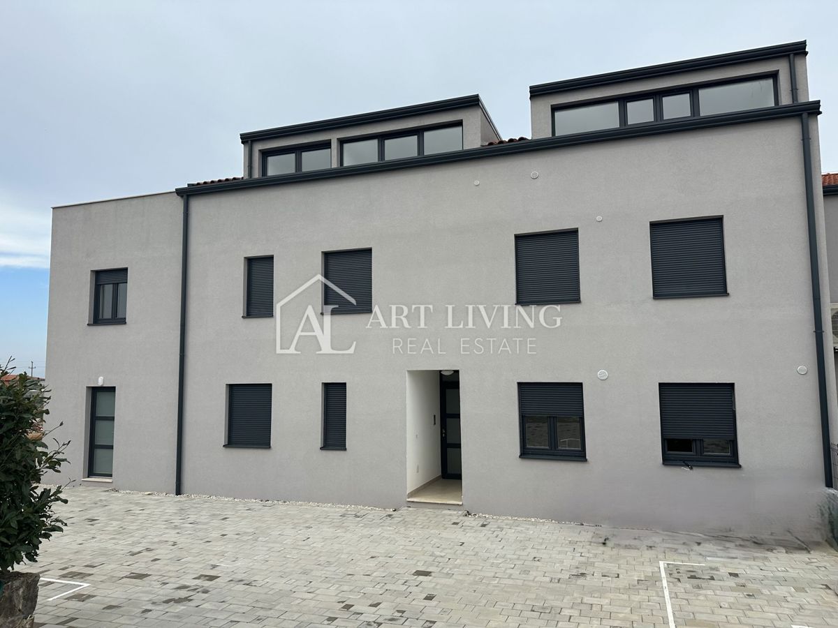 Parenzo, dintorni - appartamento su due piani con tre camere da letto, 86,40 m2, DI NUOVA COSTRUZIONE