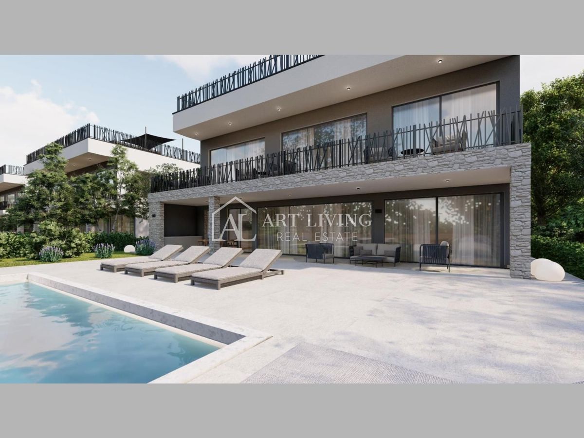Parenzo, villa di lusso moderna 1a fila al mare