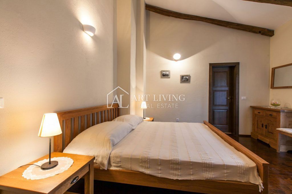 Poreč-dintorni, Villa di lusso in pietra in stile istriano con piscina