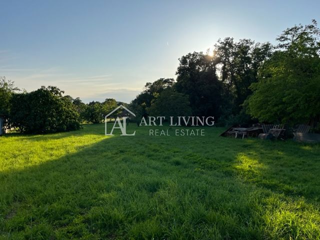 Cittanova-dintorni, attraente terreno edificabile a 300 m dal mare
