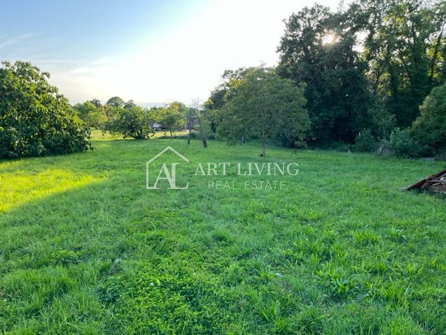Cittanova-dintorni, attraente terreno edificabile a 300 m dal mare