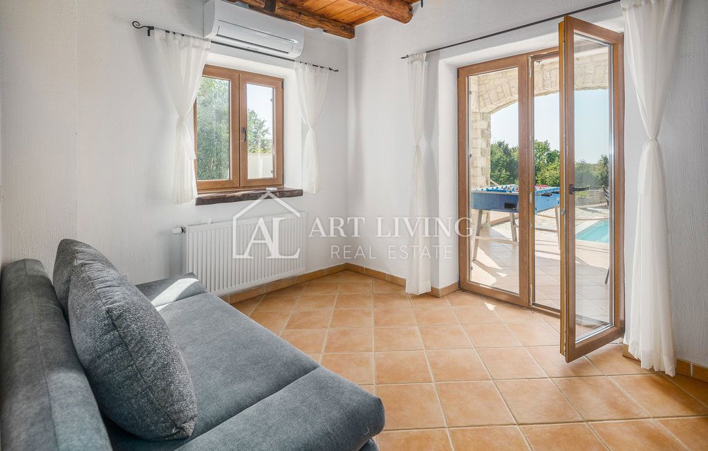 Dignano-dintorni, Villa in pietra con piscina nel cuore dell'Istria