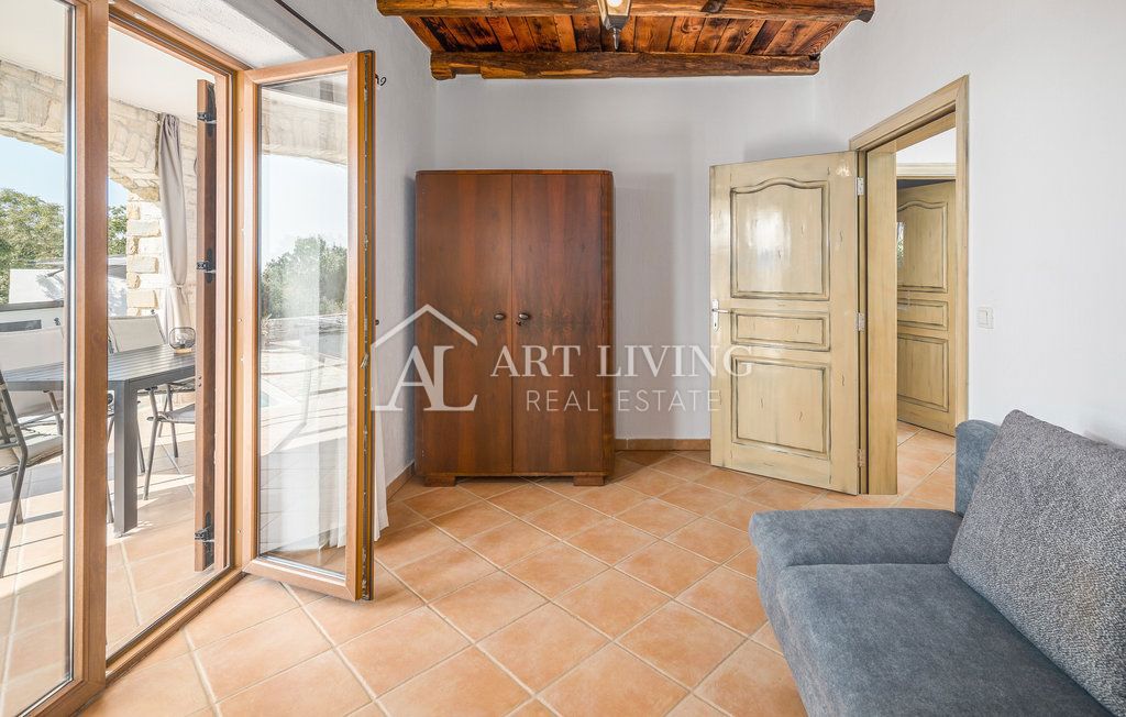 Dignano-dintorni, Villa in pietra con piscina nel cuore dell'Istria