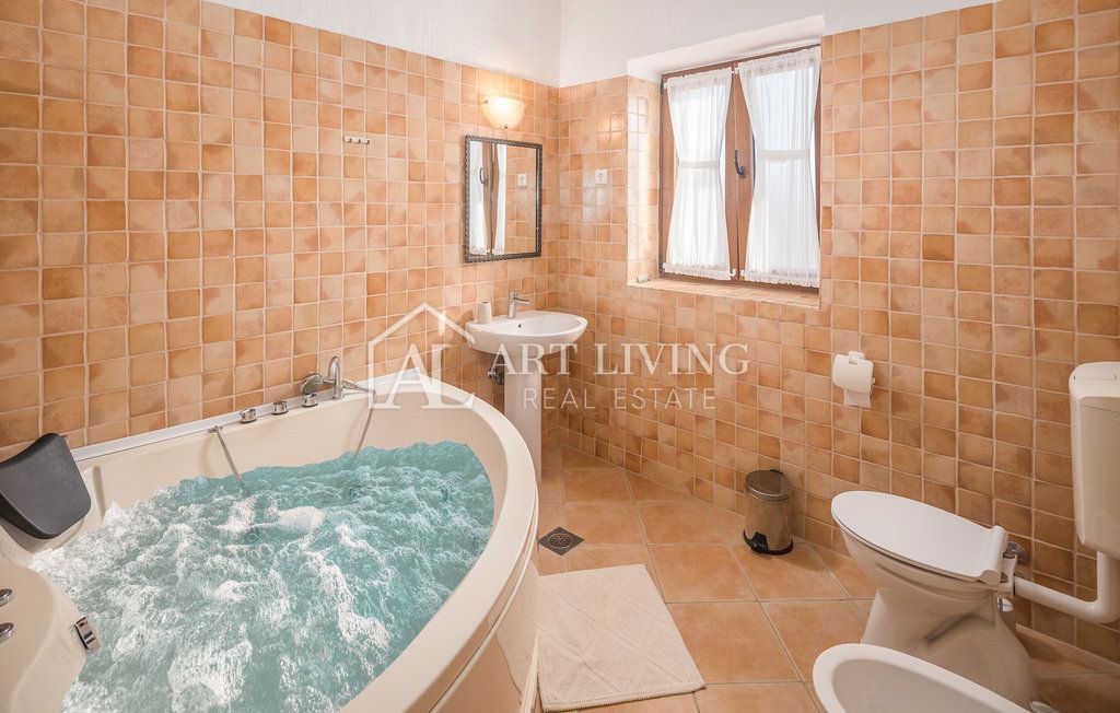 Dignano-dintorni, Villa in pietra con piscina nel cuore dell'Istria