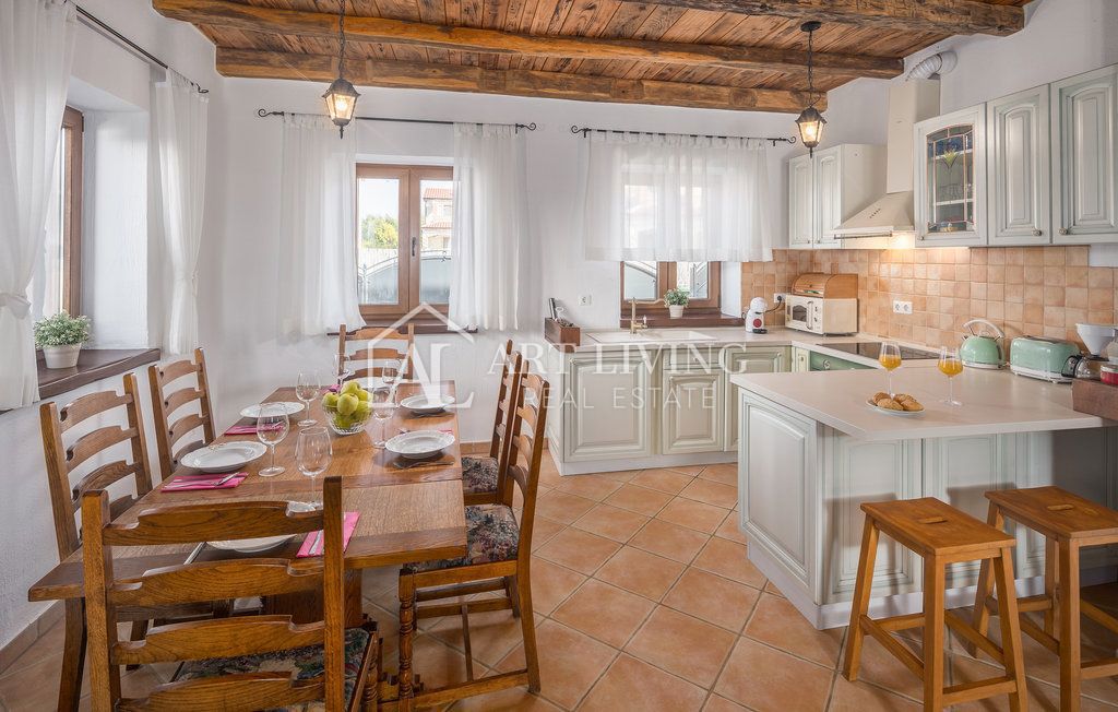Dignano-dintorni, Villa in pietra con piscina nel cuore dell'Istria
