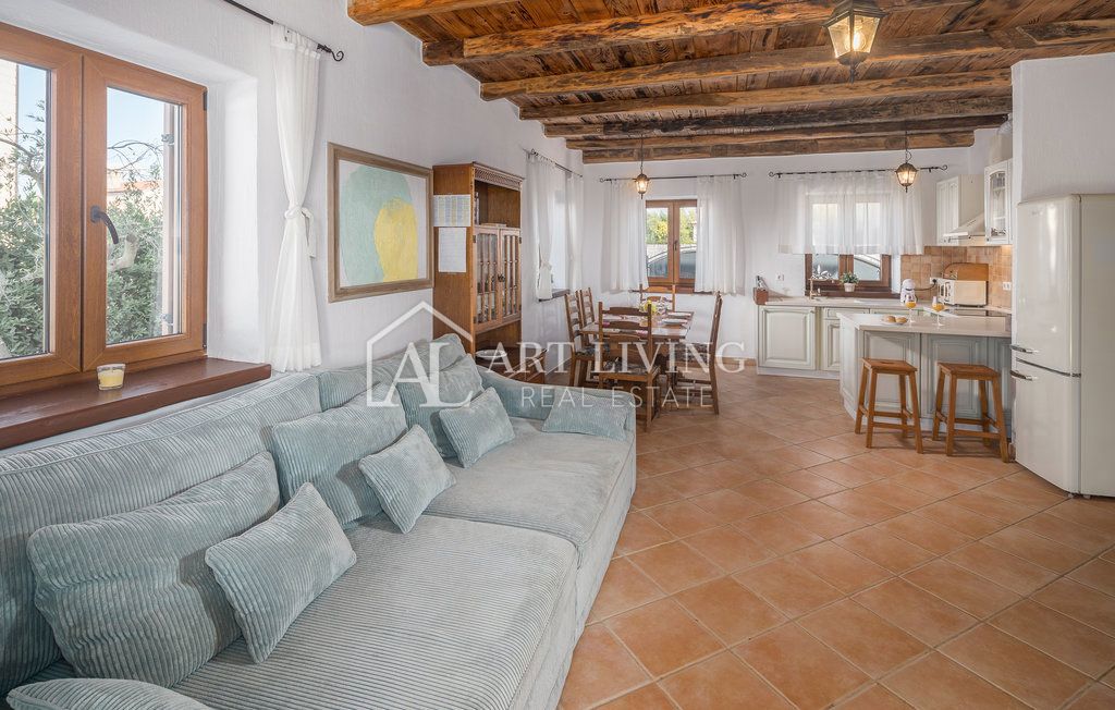 Dignano-dintorni, Villa in pietra con piscina nel cuore dell'Istria