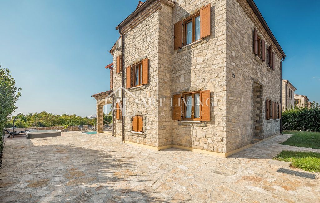 Dignano-dintorni, Villa in pietra con piscina nel cuore dell'Istria