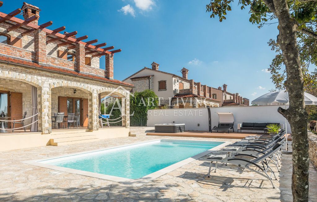 Dignano-dintorni, Villa in pietra con piscina nel cuore dell'Istria