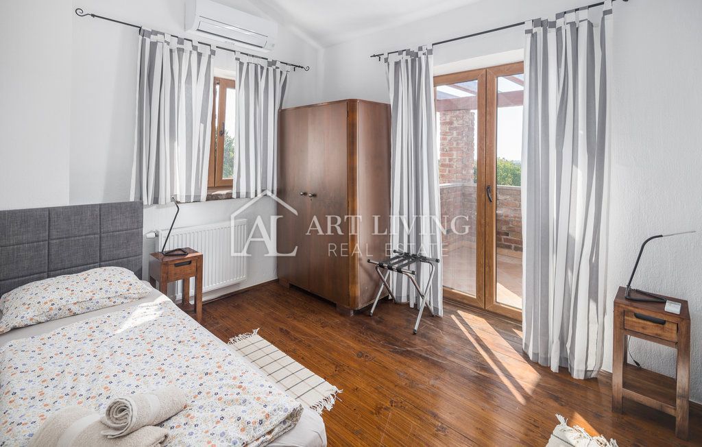 Dignano-dintorni, Villa in pietra con piscina nel cuore dell'Istria