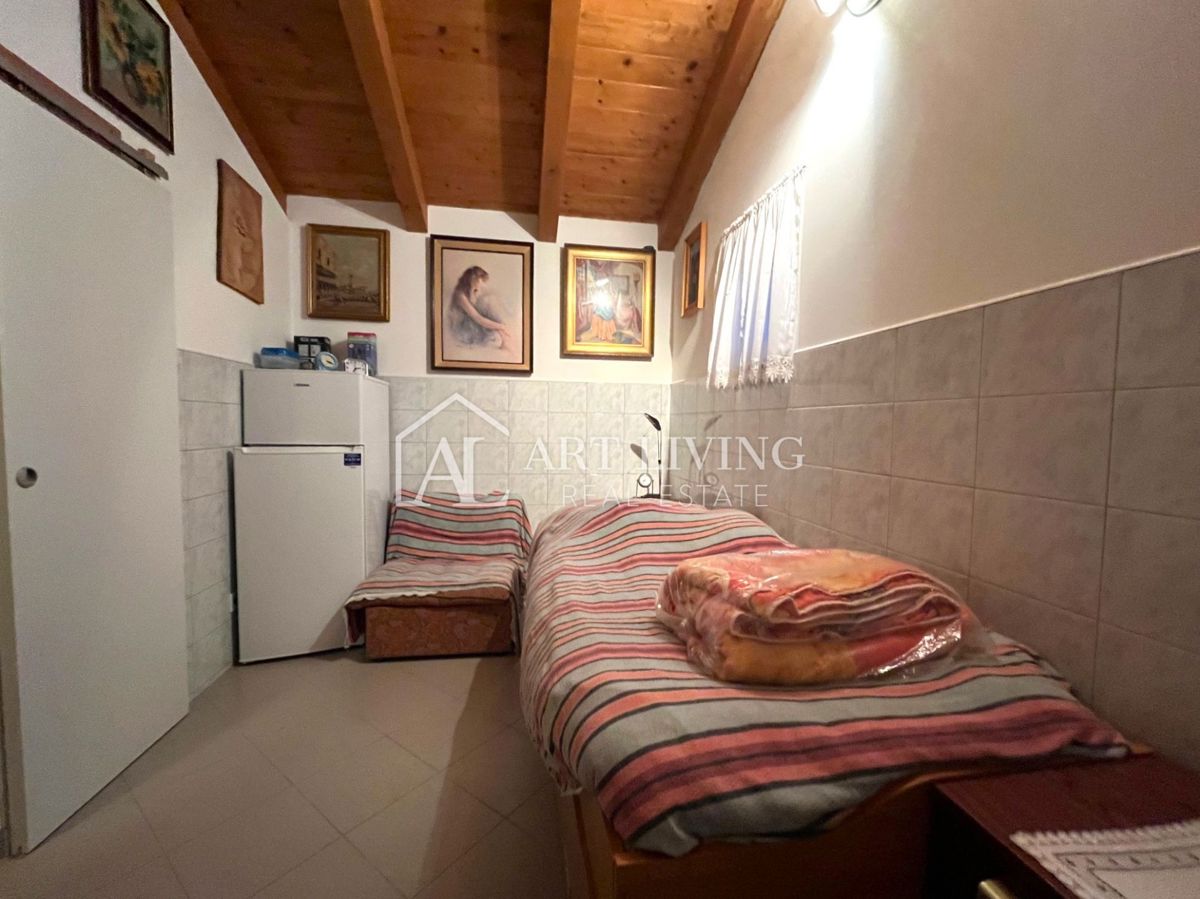 Istria, Rovigno, dintorni - una casa affascinante con un grande terreno
