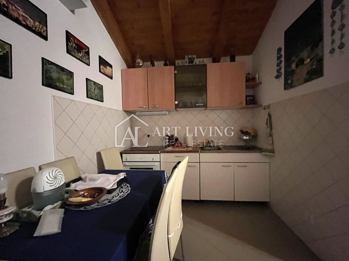 Istria, Rovigno, dintorni - una casa affascinante con un grande terreno
