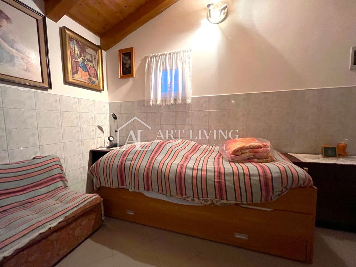 Istria, Rovigno, dintorni - una casa affascinante con un grande terreno