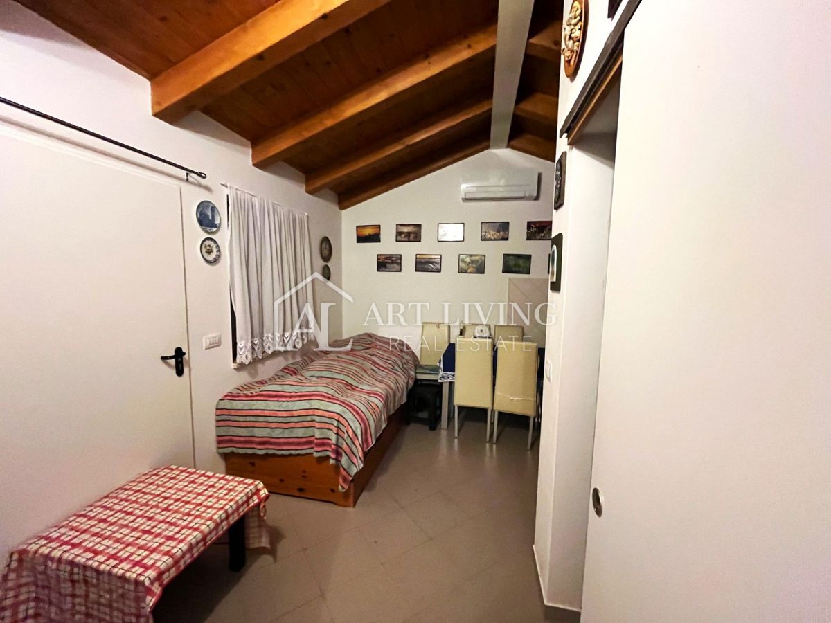 Istria, Rovigno, dintorni - una casa affascinante con un grande terreno