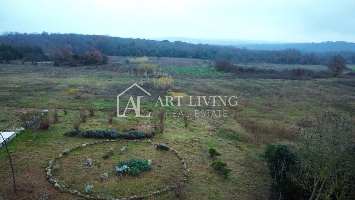 Istria, Rovigno, dintorni - una casa affascinante con un grande terreno
