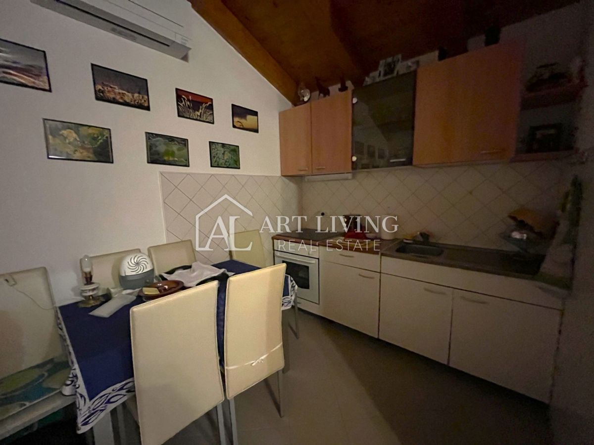 Istria, Rovigno, dintorni - una casa affascinante con un grande terreno