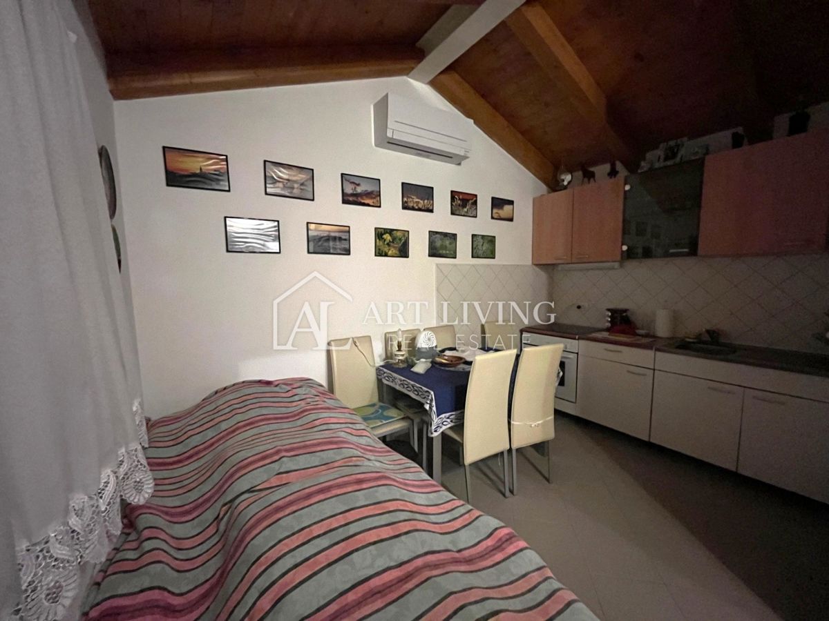 Istria, Rovigno, dintorni - una casa affascinante con un grande terreno