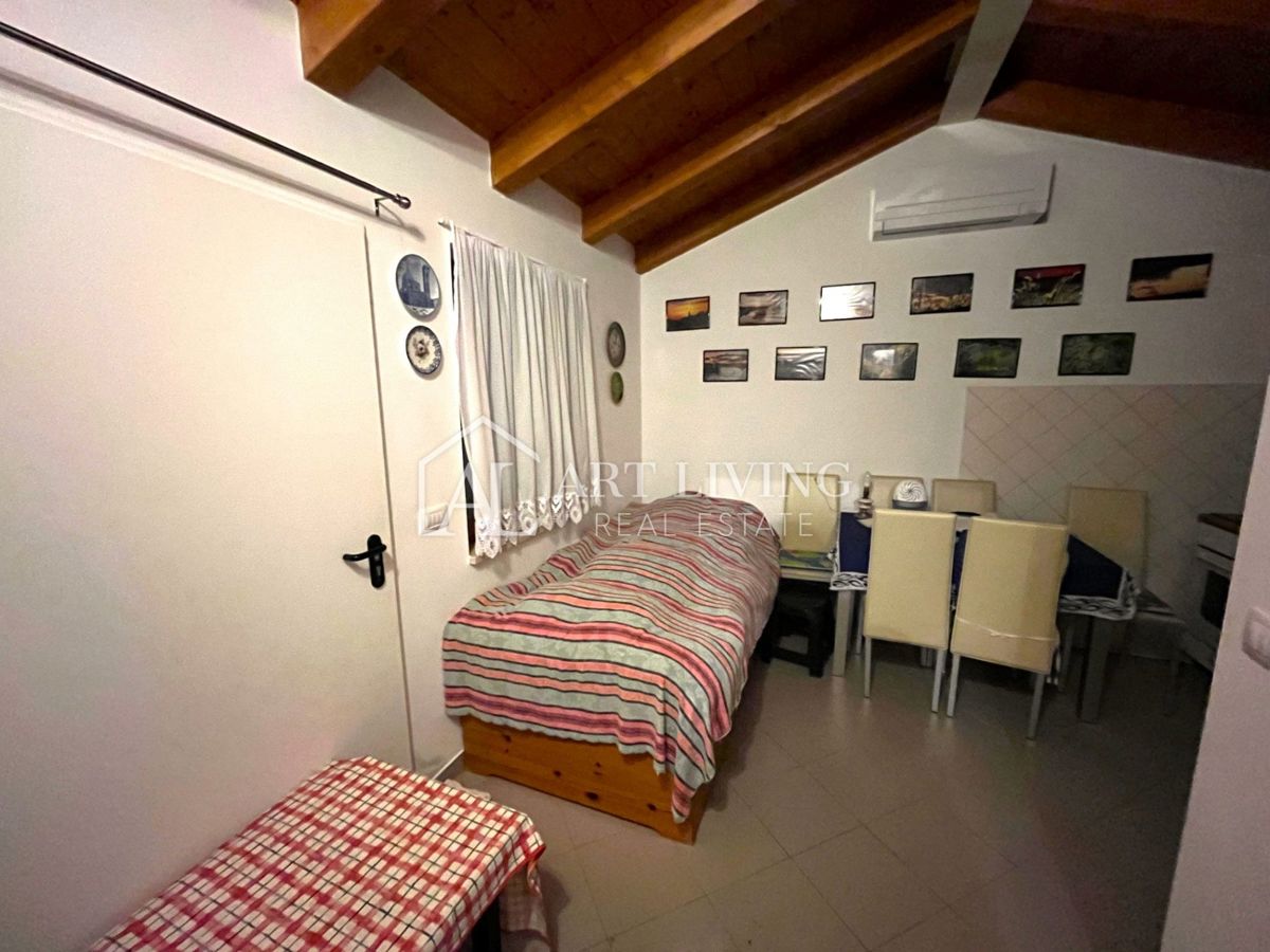 Istria, Rovigno, dintorni - una casa affascinante con un grande terreno