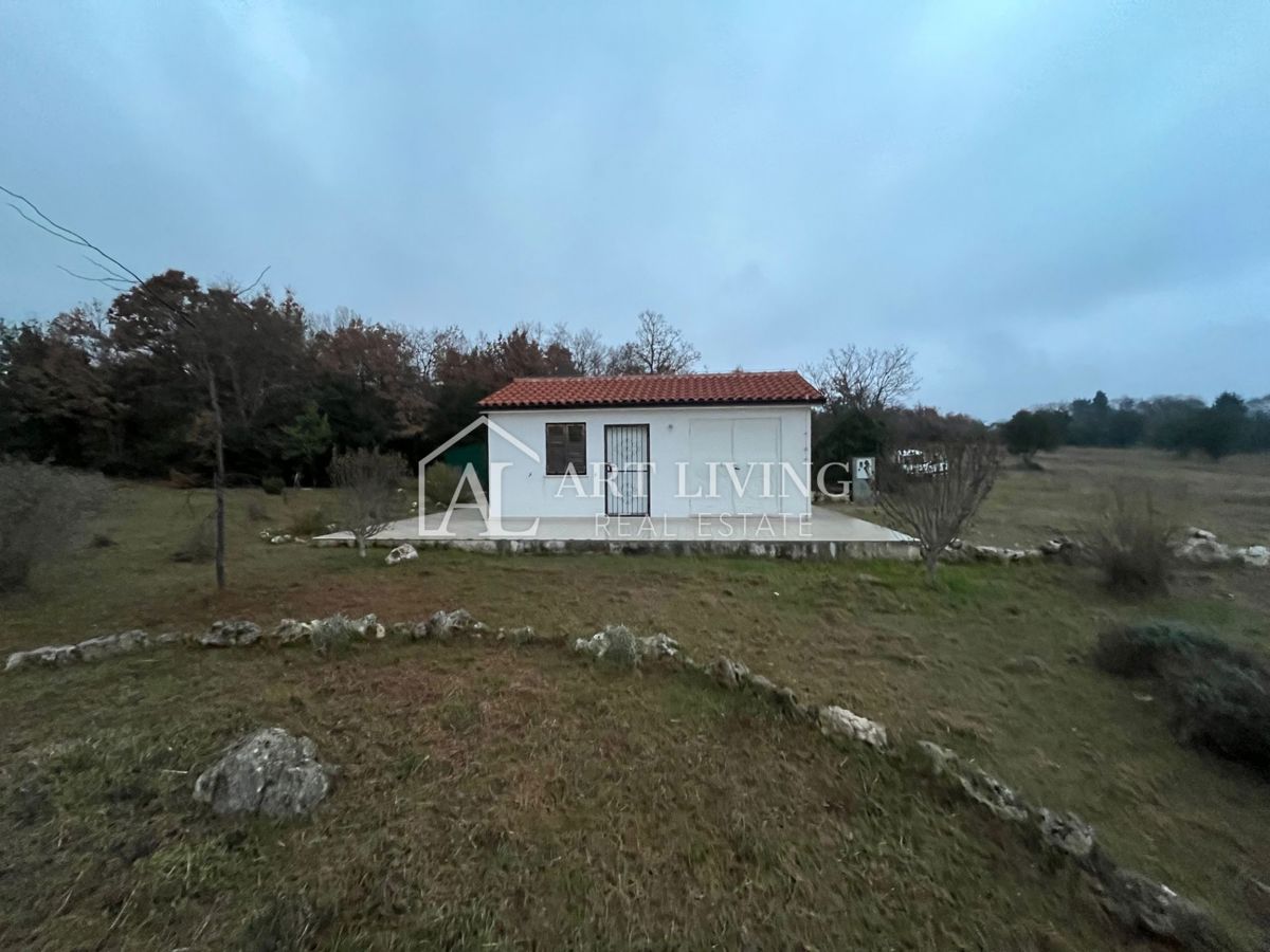 Istria, Rovigno, dintorni - una casa affascinante con un grande terreno
