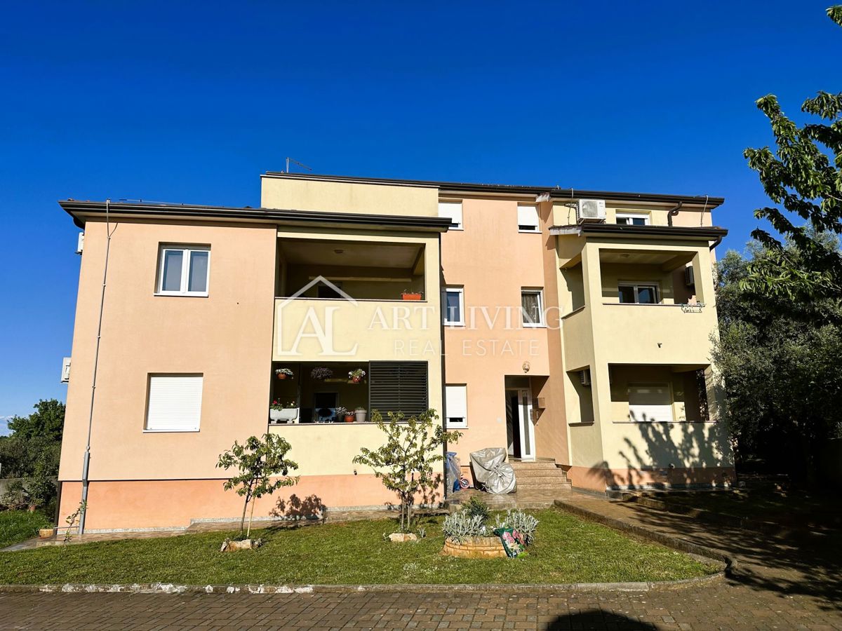 Istria, Umago, dintorni - moderno appartamento con due camere da letto in una posizione tranquilla e bella